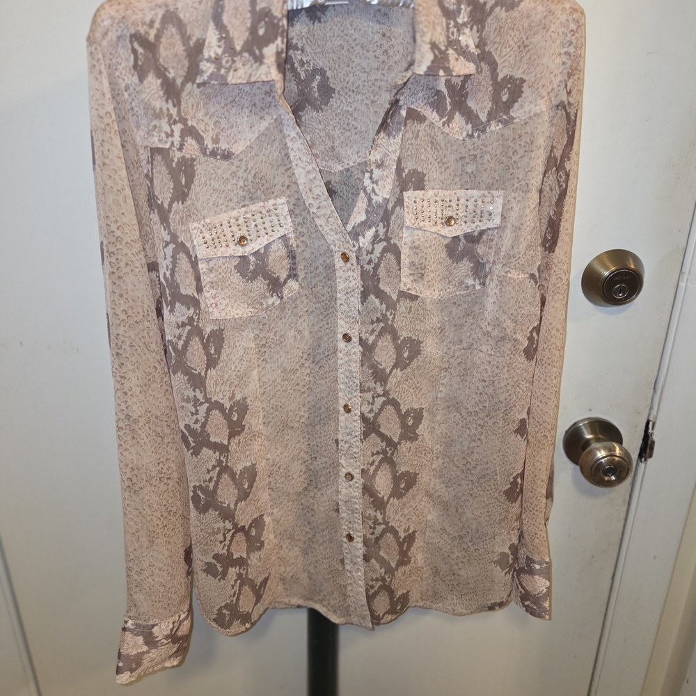 Elegant Lace Pattern Blouse